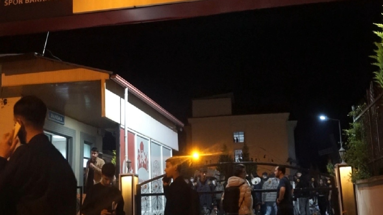 KYK yurdunda gece yarısı büyük panik. Öğrenciler tahliye edildi