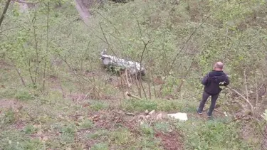 50 metre takla atan araç, ağaçlara takılarak durabildi. Bir kişi hayatını kaybetti