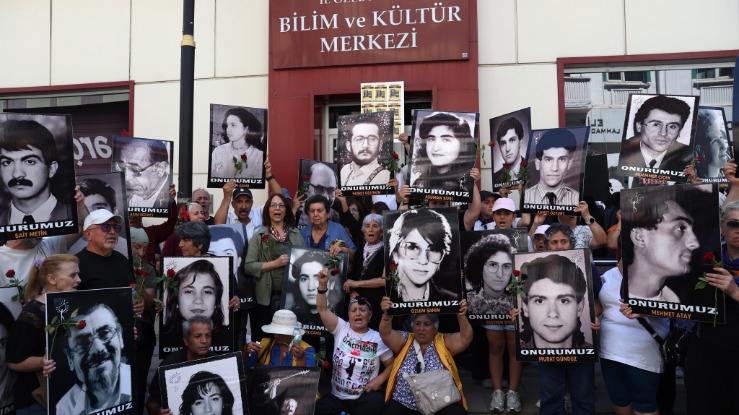 Tam 33 yıl geçti... Madımak olaylarında yaşamını yitirenler anıldı