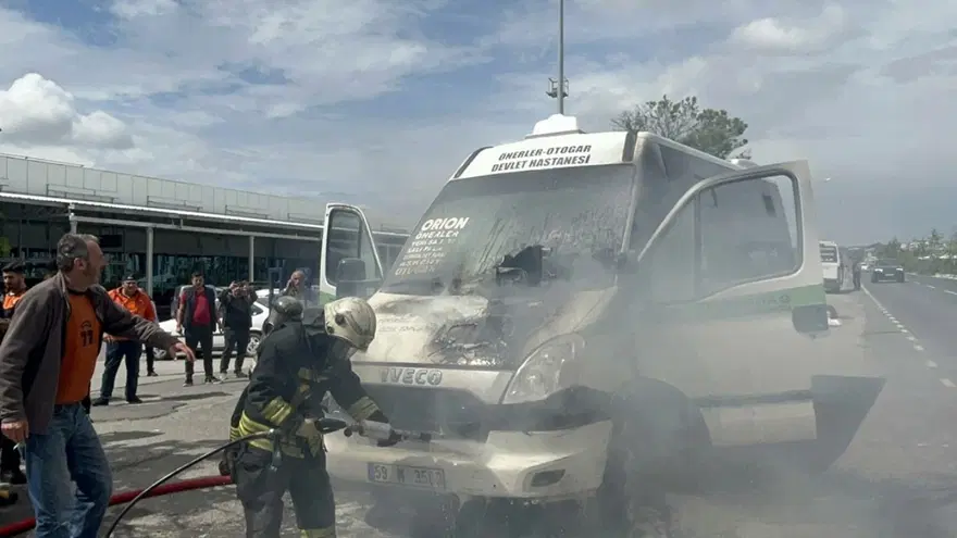Minibüs yandı, sosyal medya fenomeni tepki gösterdi 