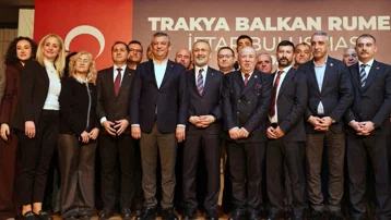Gözler İstanbul'a çevrildi, bir belediye başkanından daha açıklama geldi. "Yeni Parti'ye geçmiyorum"