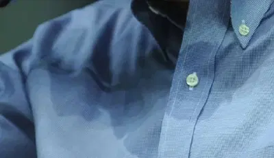 Yargıtay kararını verdi. Ter kokan koca tazminat ödeyecekYargıtay 2. Hukuk Dairesi, eşinin tüm ikazlarına rağmen kişisel temizliğe dikkat etmeyen, duş almadığı için ter kokan kocayı boşanma davasında tam kusurlu buldu; 360 bin lira tazminata hükmeden Aile Mahkemesi kararını onadı.