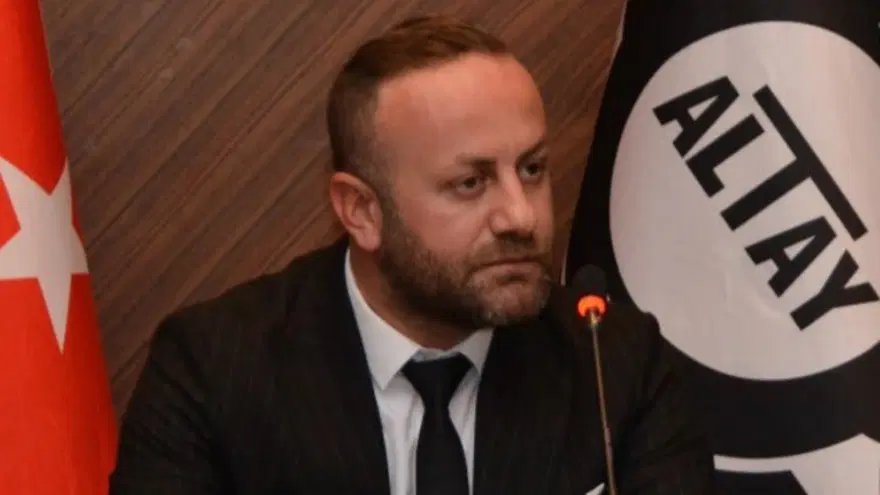 Borç 1 milyar TL'yi aştı | 112 yıllık kulüp kayyum istedi, taraftar tepkili: "Yazıklar olsun sana İzmir" 1 Borç 1 milyar TL'yi aştı | 112 yıllık kulüp kayyum istedi, taraftar tepkili: "Yazıklar olsun sana İzmir" 1