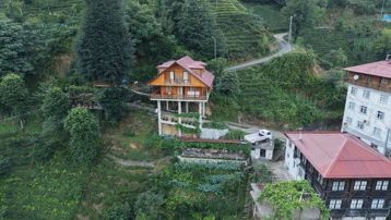 Düz arazi bulamadı, villayı yolun üzerinden geçirdi. "Altından beton mikseri bile geçiyor"