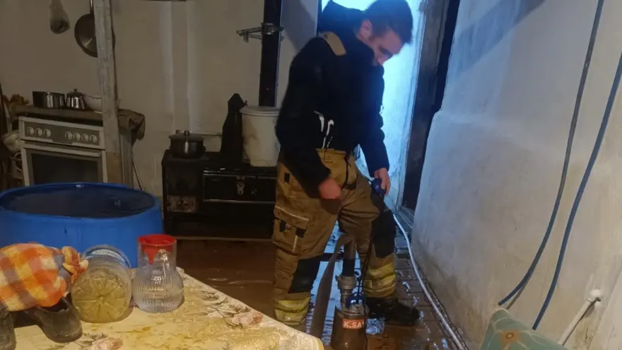 Yağış bütün gece sürdü, evleri su bastı 1