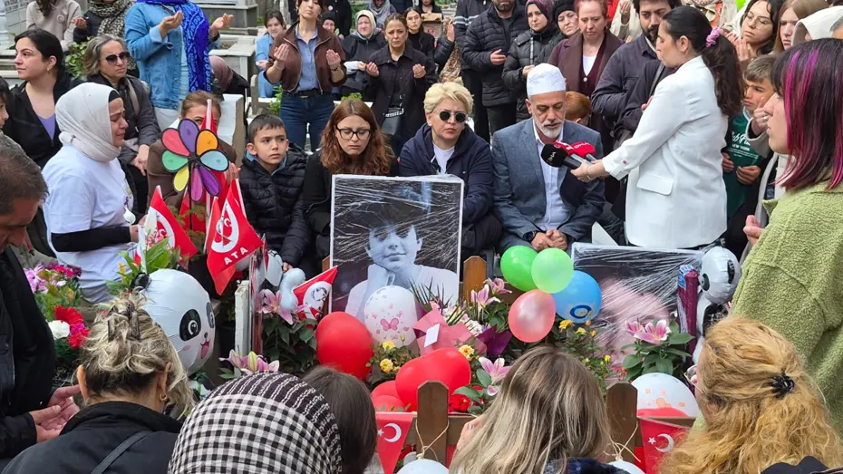 Yaşasaydı 16 yaşında olacaktı. Mattia Ahmet Minguzzi mezarı başında anıldı