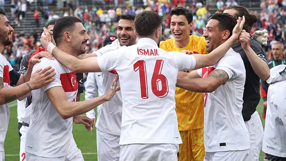 Performansıyla Avrupa'yı salladı, dünya devini peşine taktı. Tarihe geçen milli yıldızı istiyorlar