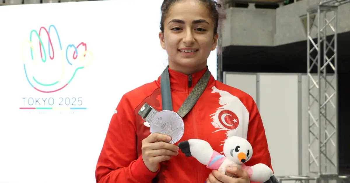 Deaflympics’te ilk madalya Buse Tıraş’tan geldi