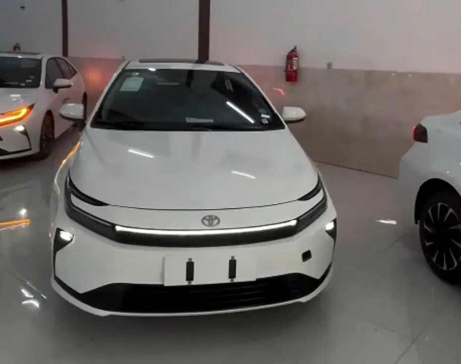 Yenilenen Toyota Corolla yollara indi, komşuda satılmaya başlandı