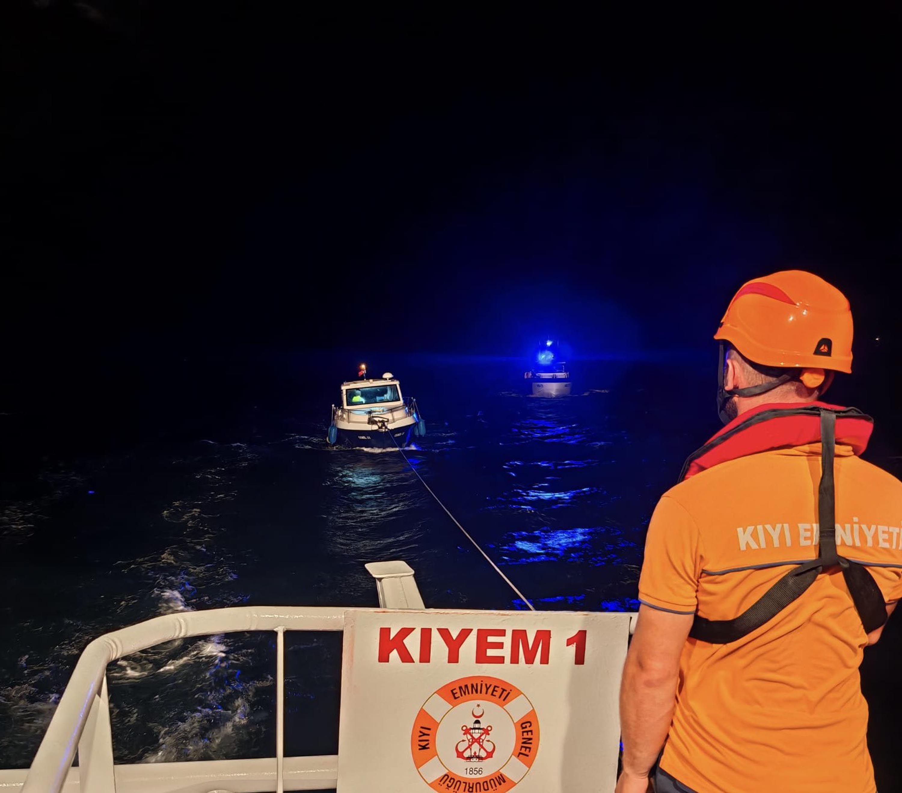 Çanakkale Boğazı'nda kurtarma operasyonu