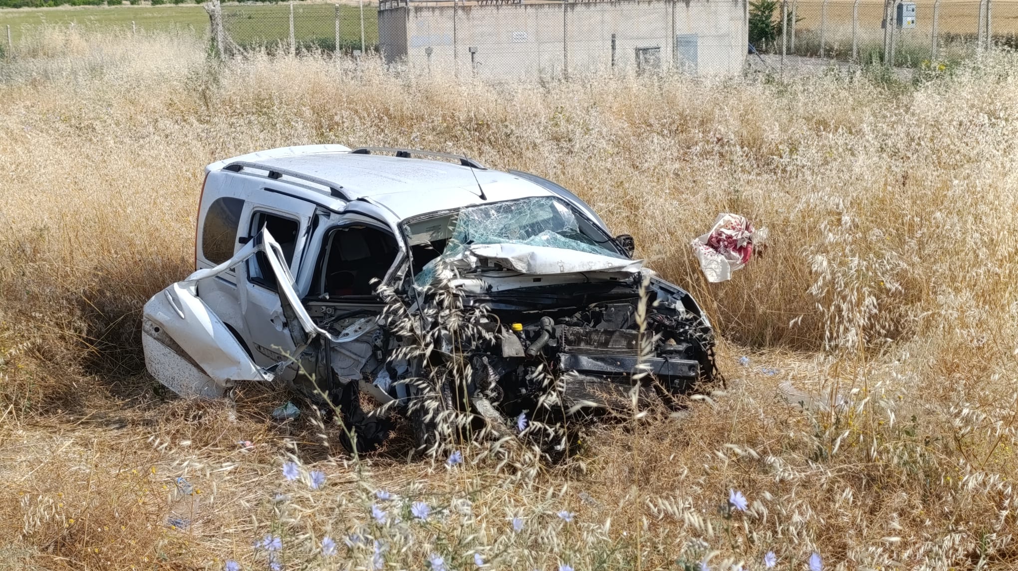 Cenazeden dönen aile kaza yaptı. 3 ölü, 3 yaralı
