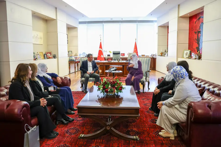 Barış Anneleri'nden CHP'ye ziyaret