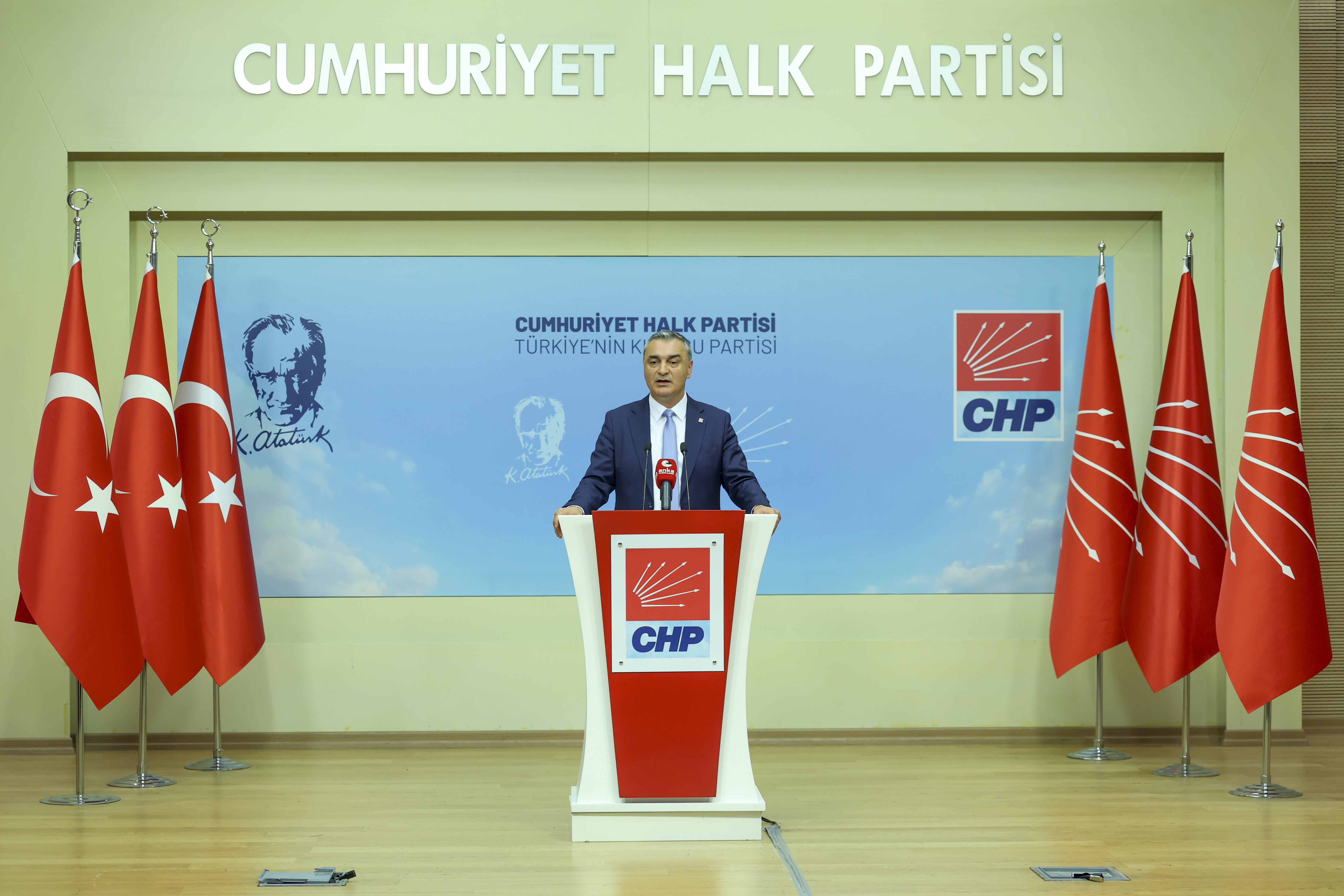 CHP’de 12 ile yeni il başkanı atandı