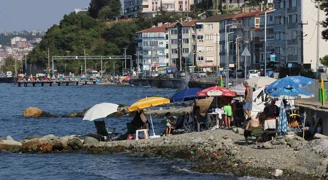 Tatilcilerin uğrak noktasında denize girmek yasak