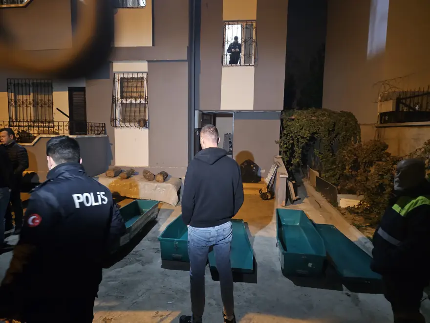 Aile faciasında dehşet veren yastık ayrıntısı. İki çocuğunu öldürüp intihar etti 1