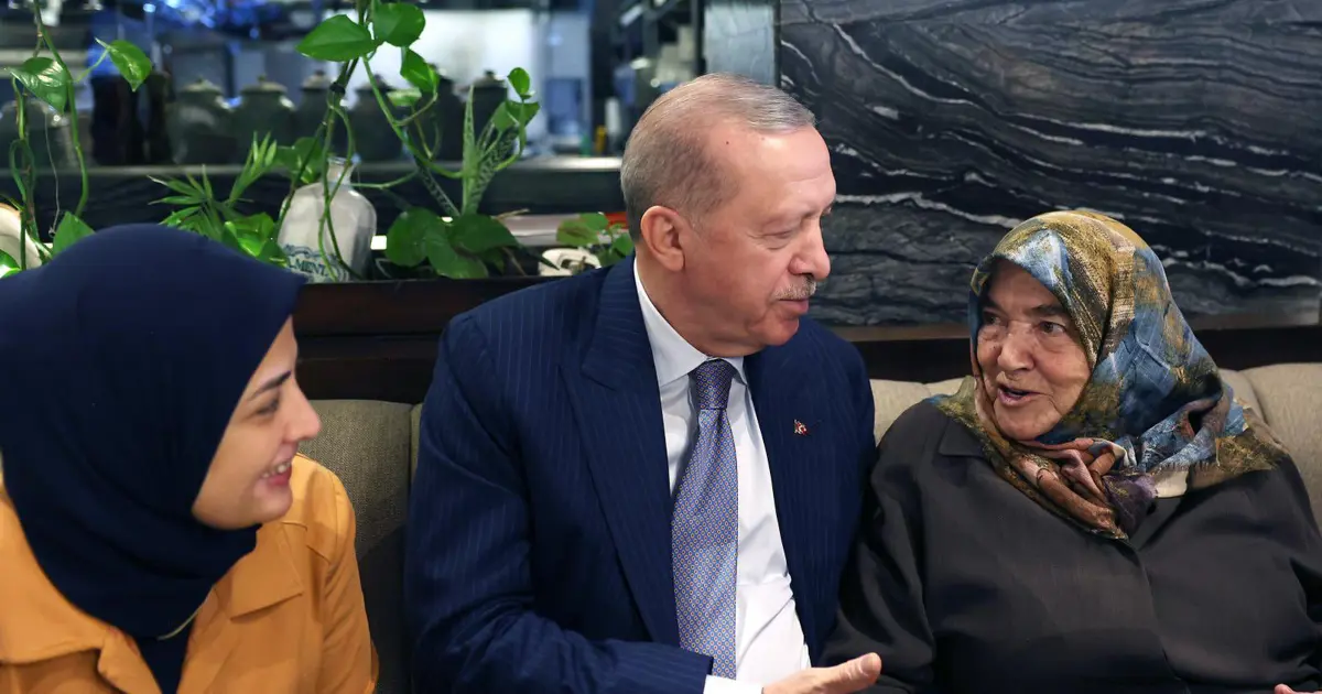 Cumhurbaşkanı Erdoğan'dan sürpriz kafe ziyareti