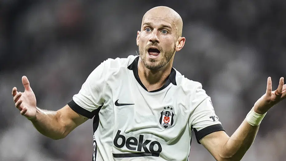 Ayrılığın eşiğinden döndü, Beşiktaş'ın vazgeçilmezi oldu