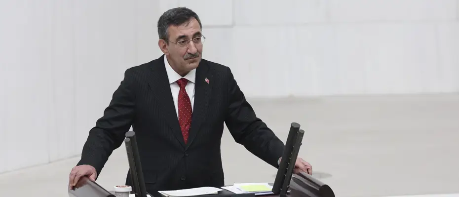 TBMM'de olaylı yemin töreni. Cevdet Yılmaz: Aziz milletimiz, TBMM’de bu tür görüntüleri hak etmiyor