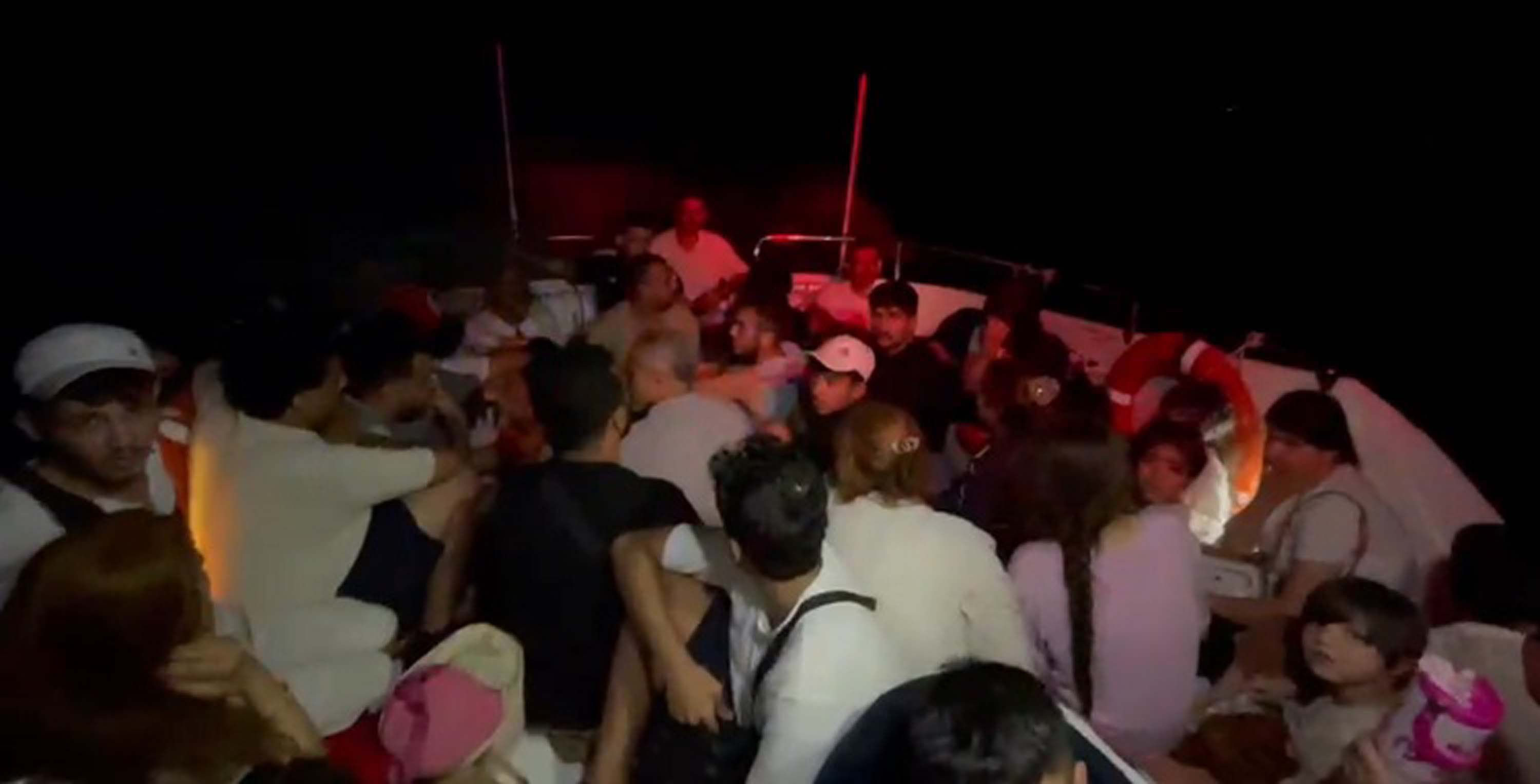 Yunanistan geri itmişti. Datça açıklarındaki 36 göçmen kurtarıldı