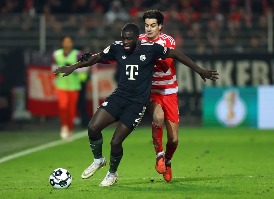 DAYOT UPAMECANO 1