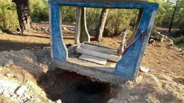 Define avcıları 300 yıllık mezarı talan etti