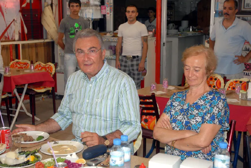 Deniz Baykal'ın eşi Olcay Baykal yaşamını yitirdi 