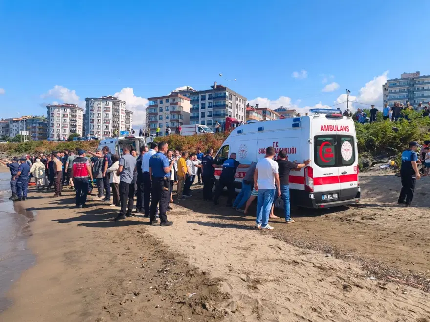 Boğulma tehlikesi geçirenleri kurtarmak isterken öldüler Boğulma tehlikesi geçirenleri kurtarmak isterken öldüler