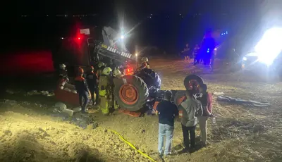 Devrilen traktörün altında kalan karı-koca hayatını kaybettiEdirne’de sürücüsünün kontrolünden çıkarak devrilen traktörün altında kalan Raşit Taşkın ile eşi Fatma Taşkın, yaşamını yitirdi.