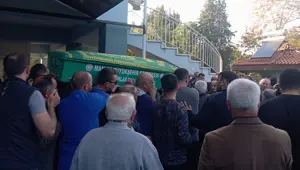 Devrilen traktörünün altında kalmıştı: Emekli öğretmen son yolculuğuna uğurlandı