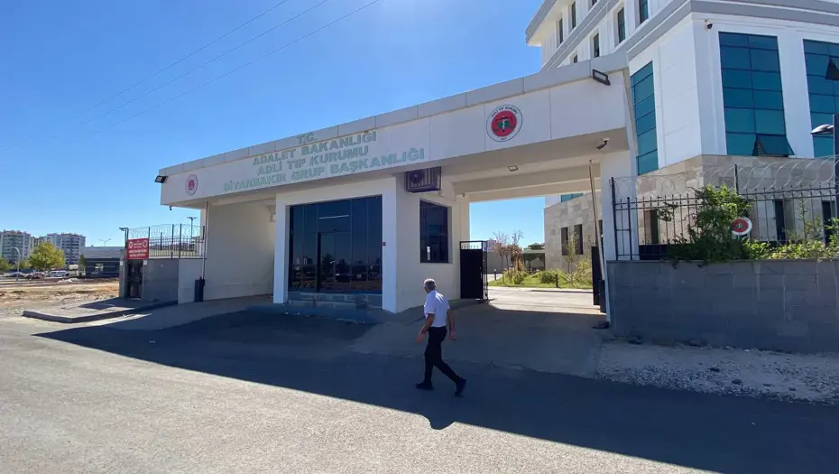 Cezaevinden tahliye oldu, eşini boğup boş araziye gömdü