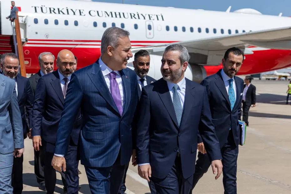 Dışişleri Bakanı Fidan Suriye'de. Cumhurbaşkanı Şara ile görüştü