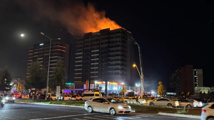 "3’Ü İTFAİYE ERİ, 5 KİŞİ DUMANDAN ETKİLENDİ"
2 "3’Ü İTFAİYE ERİ, 5 KİŞİ DUMANDAN ETKİLENDİ"
2