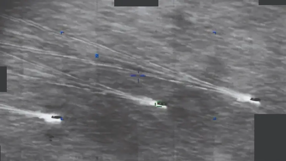 Evrende yalnız değil miyiz? ABD Savaş Bakanlığı gizli UFO arşivinin 2. baskısını yayınladı