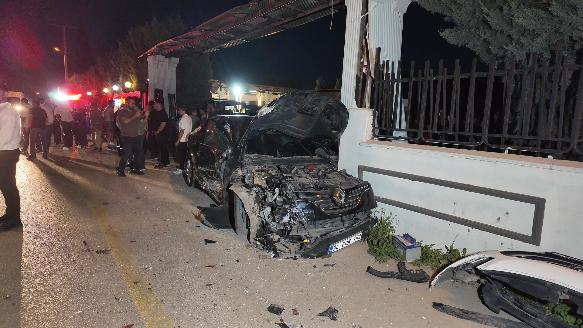 İçeride düğün, dışarıda can pazarı