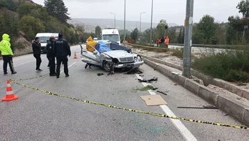 Düğüne giderken kaza yaptılar. 1 ölü, 4 yaralı
