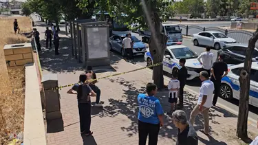 Uzaklaştırma kararı vardı, eşini otobüs durağında vurdu