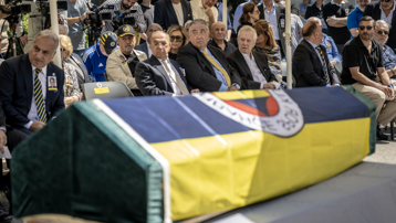 Aziz Yıldırım gözyaşlarına hakim olamadı. Fenerbahçe'de Derviş Köksal Özbek için tören