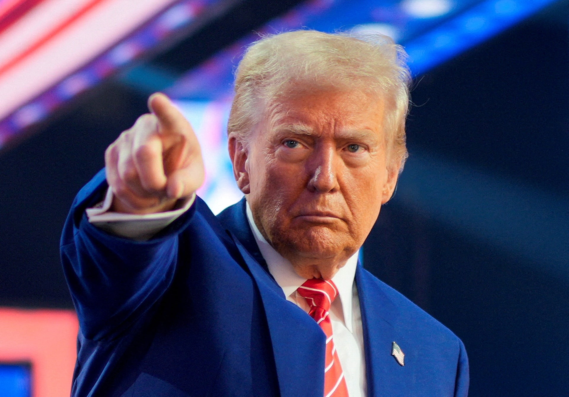 Trump: Bana suikast düzenlenirse İran ağır şekilde bombalansın haber görseli