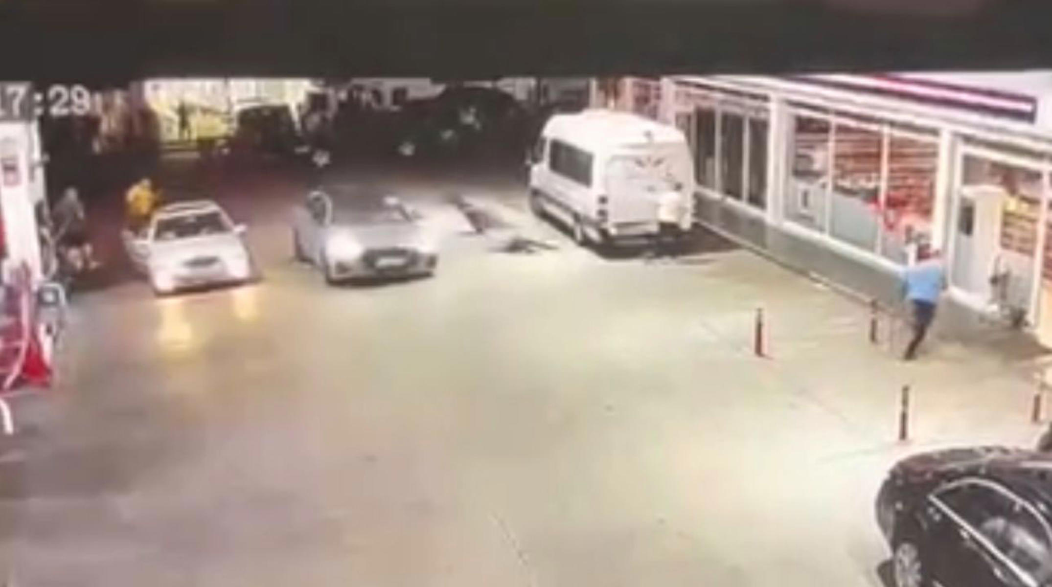 2 kişiye otomobille çarptı, sınır kapısında yakalandı
