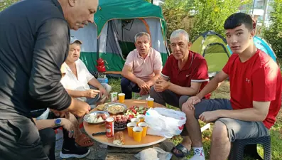 Edirne doldu taştı: Otellerde yer kalmadı, çadırlarda kalıyorlar