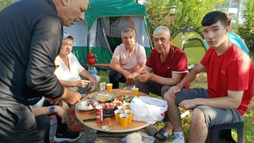Edirne doldu taştı: Otellerde yer kalmadı, çadırlarda kalıyorlar