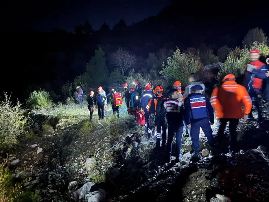 Eğitim için Isparta’ya ekip kanyonda kayboldu: 1 ölü, 13 kayıp