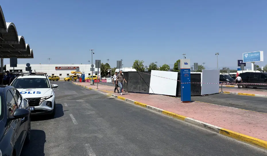 Antalya Havalimanı'nda kadın cinayeti sonrası hareketli anlar