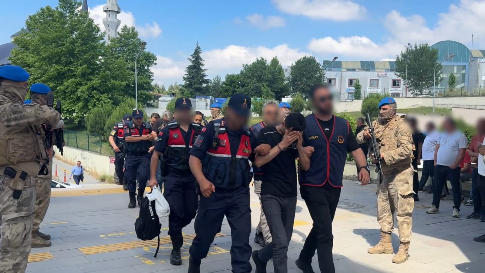 30 milyonluk kablo vurgununa yedi tutuklama