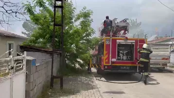 Erzincan'da tek katlı evde yangın çıktı