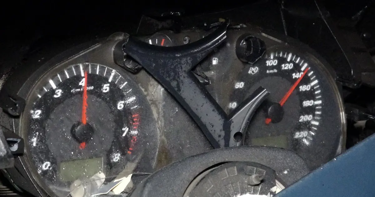 Erzurum'da feci kaza: Hız kadranı 140'ta takılı kaldı