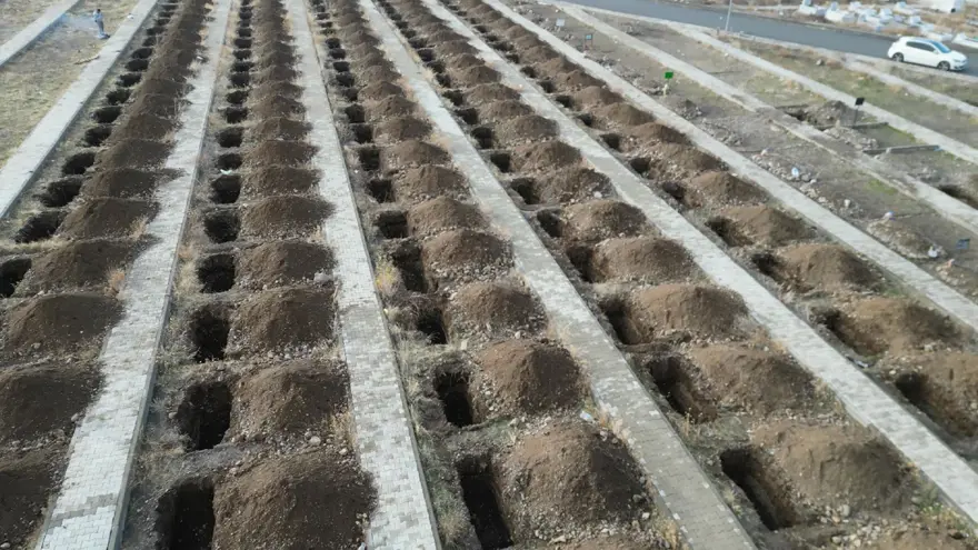 Kara kış öncesi 500 adet mezar kazıldı 