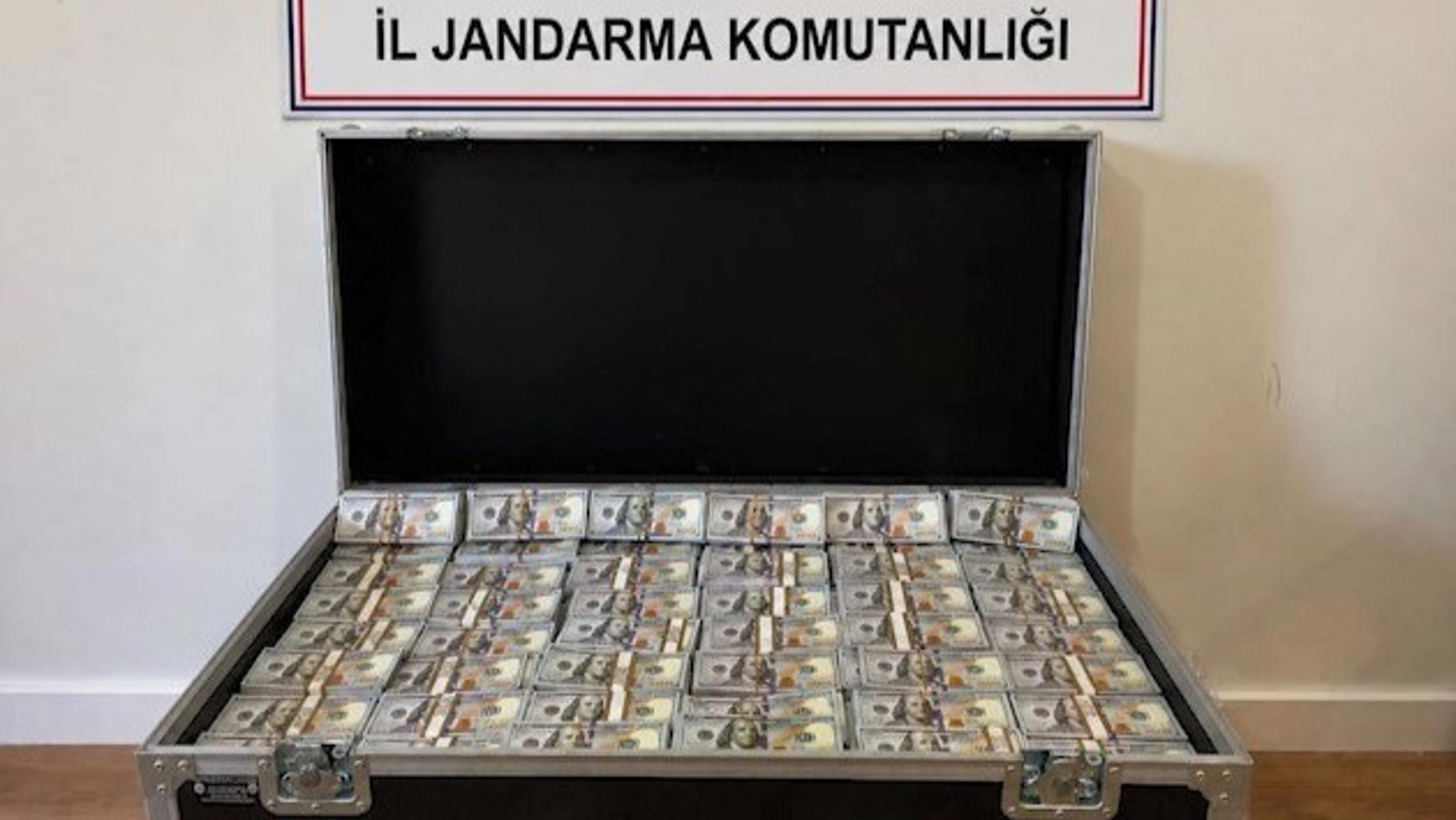 Jandarmadan sahte para operasyonu. Yaklaşık 3 milyon sahte ABD doları ele geçirildi