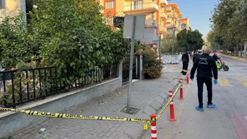 Uzaklaştırma kararı aldırmıştı. Eski eşi tarafından sokak ortasında öldürüldü