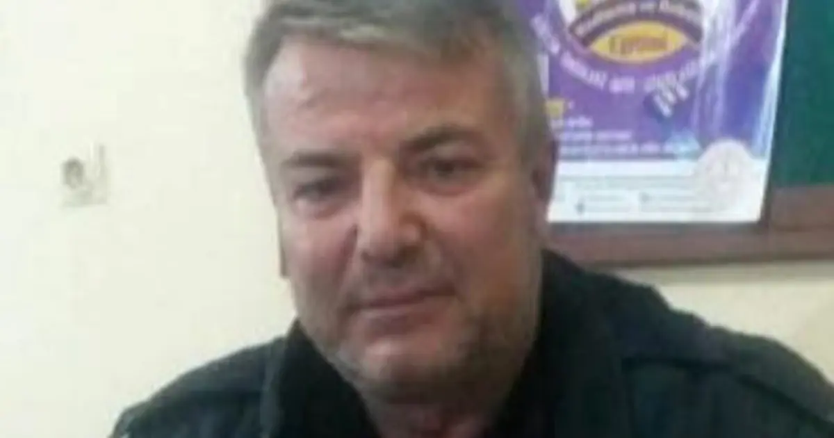 Eski muhtarı köy meydanında öldürdü